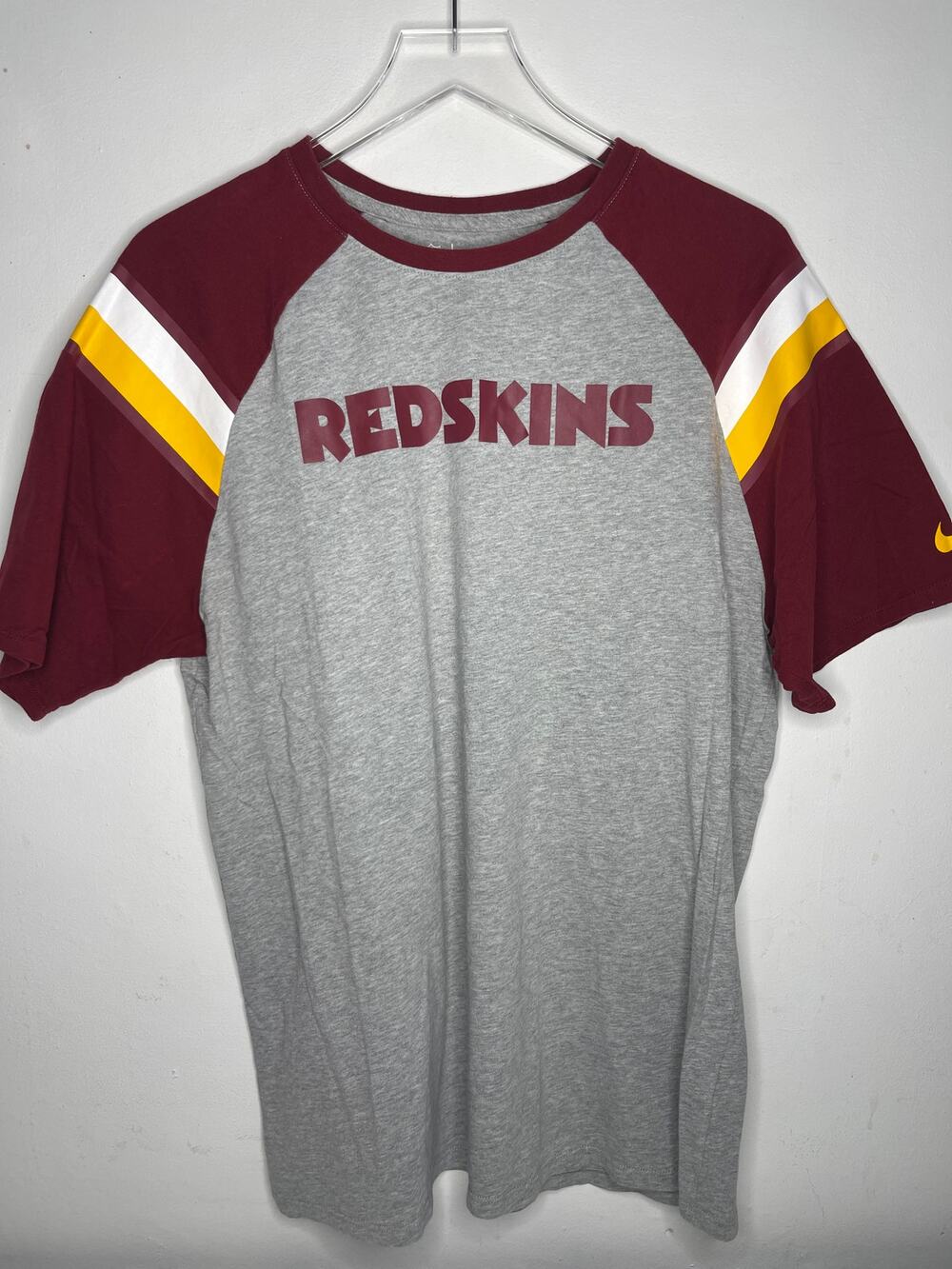 Washington Redskins Football Nike Tee NFL Red Yellow White T-shirt Men’s Size XL